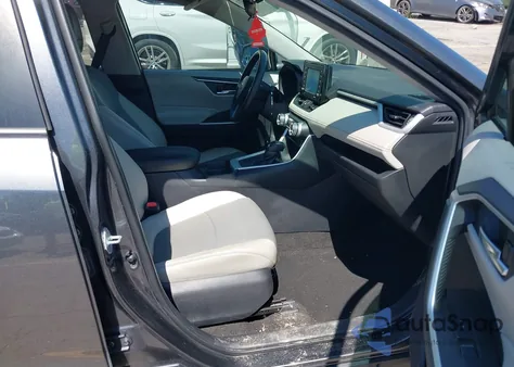 2021 Toyota Rav4 Xle Premium z USA, uszkodzony, nr VIN 2T3C1RFV4MC130366